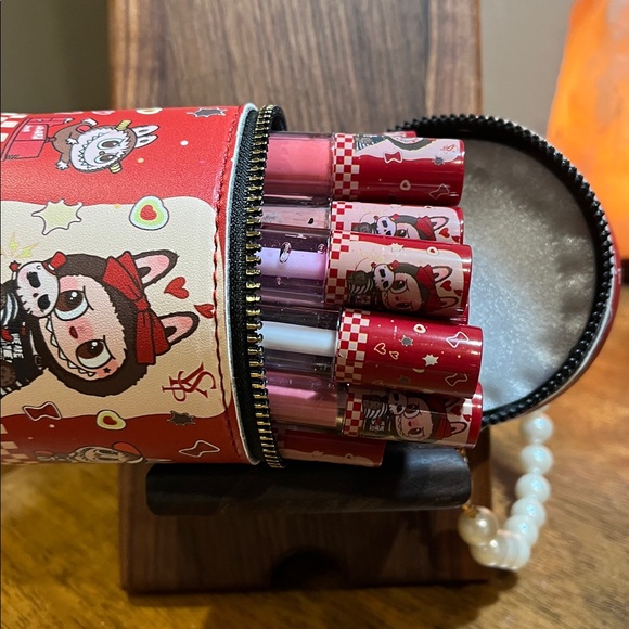 30 Piece LIp Gloss Set with pearl handle - Picture 5 of 6